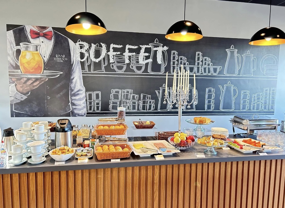 Restaurante e buffet do café da manhã